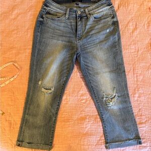 Judy Blue Distressed Blue Jean capris size 7